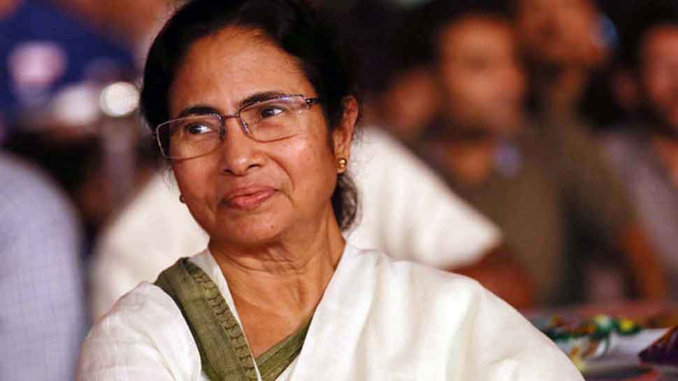 Mamata stages dharna to protest EC's move to ban her campaign for 24 hrs